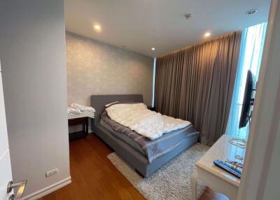 1 bed Condo in Oriental Residence Pathum Wan District C015607