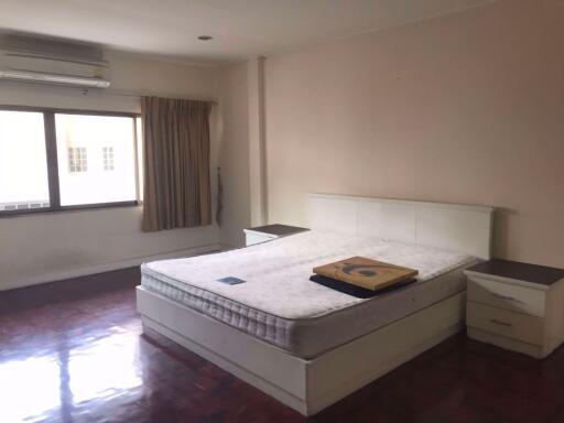 2 bed Condo in Siam Court Apartment Khlongtoei District C015591