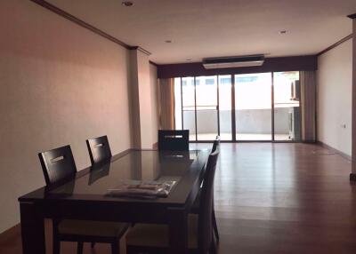 2 bed Condo in Premier Condominium Khlongtan Sub District C015552