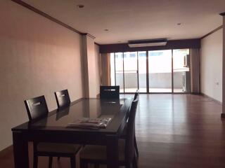 2 bed Condo in Premier Condominium Khlongtan Sub District C015552