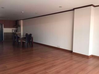 2 bed Condo in Premier Condominium Khlongtan Sub District C015552