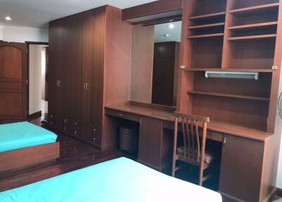 2 bed Condo in Premier Condominium Khlongtan Sub District C015551