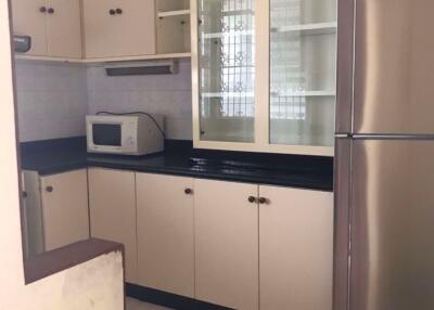 2 bed Condo in Premier Condominium Khlongtan Sub District C015551