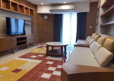 2 bed Condo in Premier Condominium Khlongtan Sub District C015546