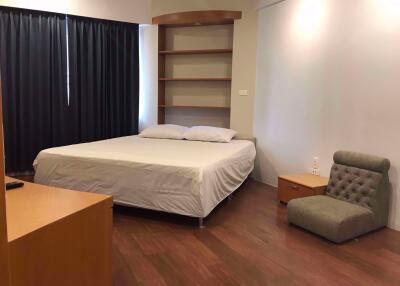 2 bed Condo in Premier Condominium Khlongtan Sub District C015546