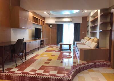 2 bed Condo in Premier Condominium Khlongtan Sub District C015546