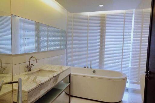 2 bed Condo in Sathorn Heritage Sathon District C015518