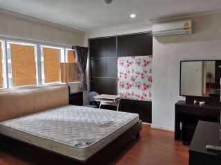 2 bed Condo in Grand Park View Khlong Toei Nuea Sub District C015504