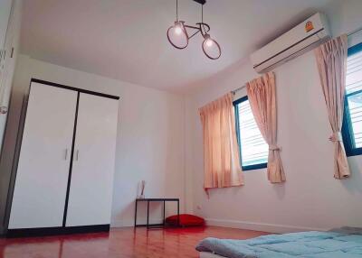 3 bed House Suanluang Sub District H015457