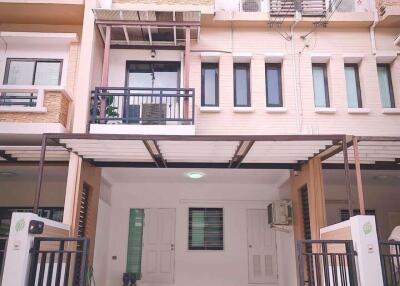 3 bed House Suanluang Sub District H015457