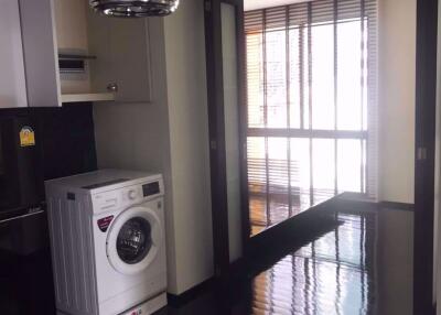 2 bed Condo in Noble 09 Ruamrudee Pathum Wan District C015456