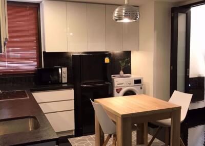 2 bed Condo in Noble 09 Ruamrudee Pathum Wan District C015456