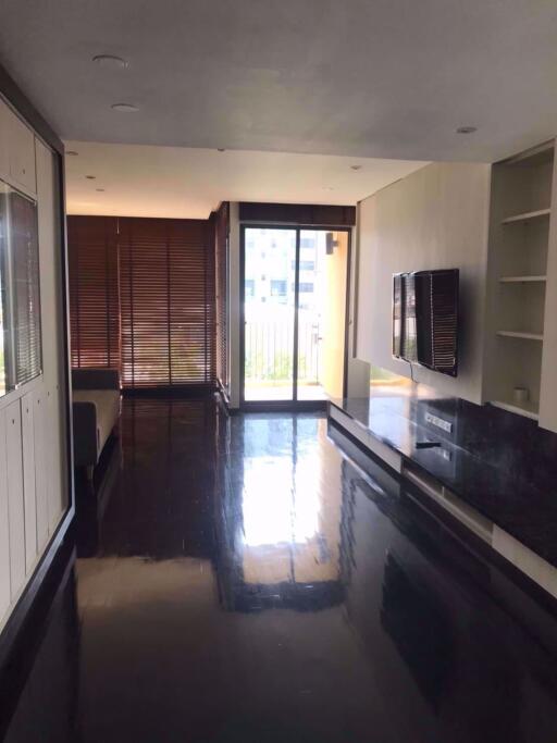 2 bed Condo in Noble 09 Ruamrudee Pathum Wan District C015456