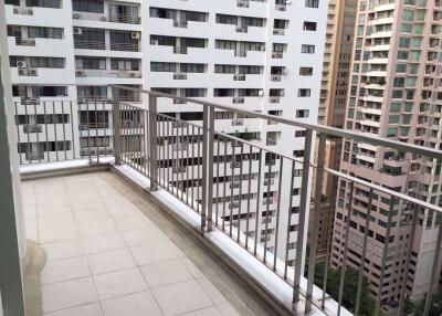 2 bed Condo in Baan Rajprasong Lumphini Sub District C015451