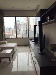 2 bed Condo in The Emporio Place Khlongtan Sub District C015441