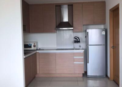 2 bed Condo in The Emporio Place Khlongtan Sub District C015441