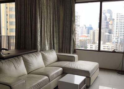 2 bed Condo in The Emporio Place Khlongtan Sub District C015441