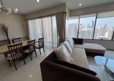 2 bed Condo in The Emporio Place Khlongtan Sub District C015440