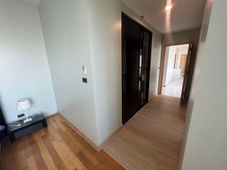 2 bed Condo in The Emporio Place Khlongtan Sub District C015440