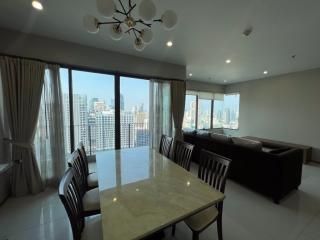 2 bed Condo in The Emporio Place Khlongtan Sub District C015440