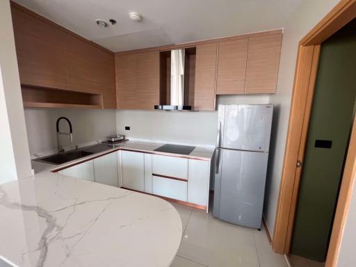 2 bed Condo in The Emporio Place Khlongtan Sub District C015440