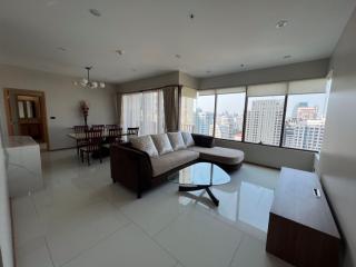 2 bed Condo in The Emporio Place Khlongtan Sub District C015440