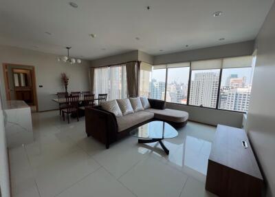 2 bed Condo in The Emporio Place Khlongtan Sub District C015440