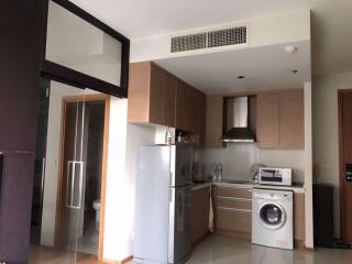 1 bed Condo in The Emporio Place Khlongtan Sub District C015438