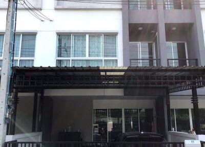 3 bed House Samrong Nuea Sub District H015436
