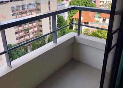 1 bed Condo in Sathorn Gardens Thungmahamek Sub District C015425