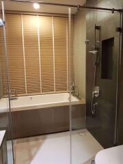 1 bed Condo in M Silom Suriyawong Sub District C015401