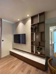 2 bed Condo in MUNIQ Sukhumvit 23 Khlong Toei Nuea Sub District C015398