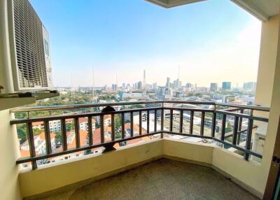 1 bed Condo in Supalai Oriental Place Sathorn-Suanplu Sathon District C015382