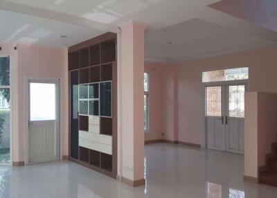 3 bed House Prawet Sub District H015329