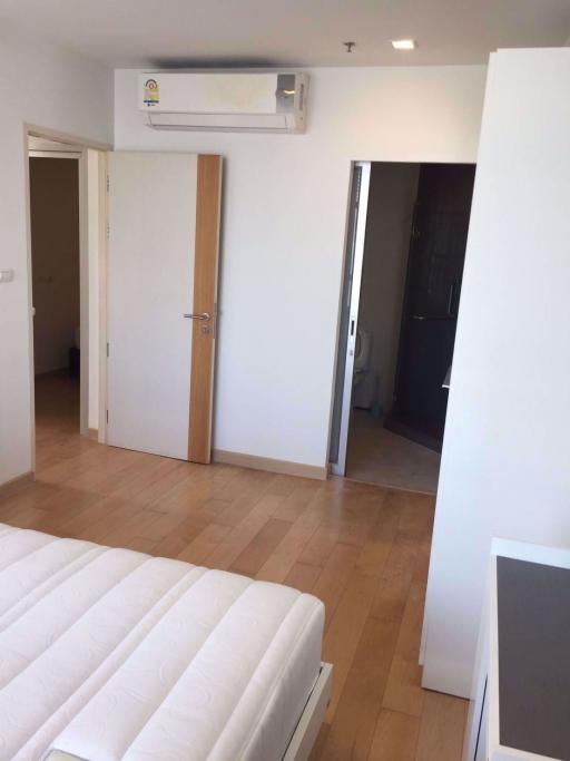 2 bed Condo in Vertiq Bang Rak District C015322