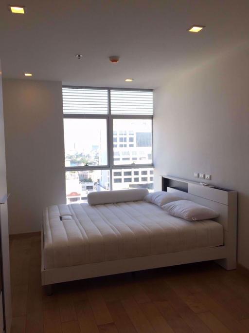 2 bed Condo in Vertiq Bang Rak District C015322