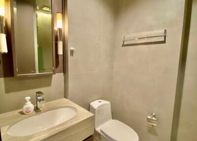 2 bed Condo in The Diplomat Sathorn Silom Sub District C015275