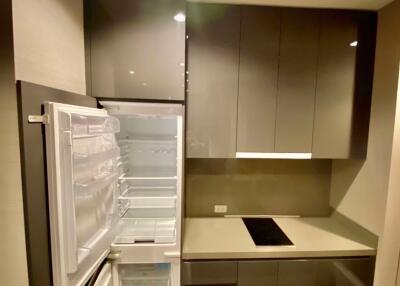 2 bed Condo in The Diplomat Sathorn Silom Sub District C015275