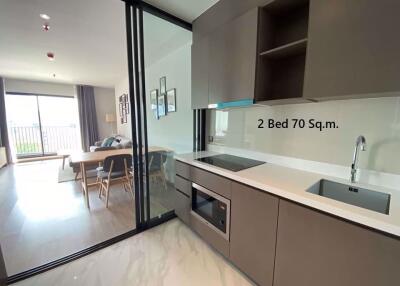 2 bed Condo in RHYTHM Ekkamai Khlong Tan Nuea Sub District C015270