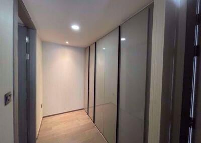 2 bed Condo in Klass Sarasin-Rajdamri Pathum Wan District C015269