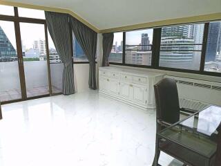 2 bed Condo in The Waterford Condominium Khlong Tan Nuea Sub District C015255