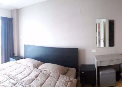 2 bed Condo in Whizdom @ Punnawithi Station Phrakhanong District C015243