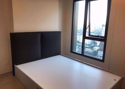 1 bed Condo in Centric Ratchada - Huai Khwang Samsennok Sub District C015219