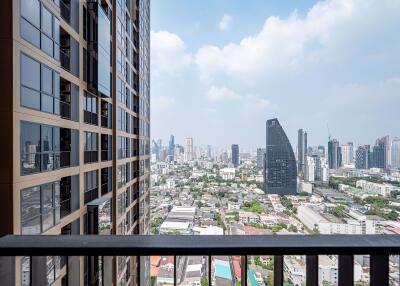 1 bed Condo in OKA HAUS Sukhumvit 36 Khlongtan Sub District C015178