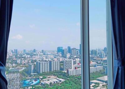 2 bed Condo in T.C. Green Huai Khwang Sub District C015171