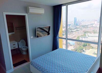 2 bed Condo in T.C. Green Huai Khwang Sub District C015171