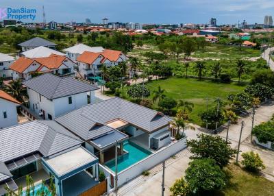 Modern 3-Bedroom Pool Villa in Hua Hin at Soi94