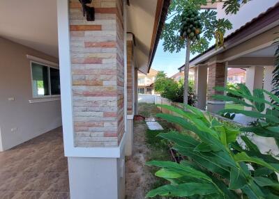 3 Bed, 3 Bath, Nice Yard in Ton Pao