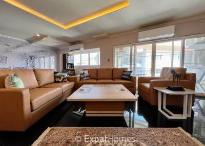 Penthouse Condo - กว้างขวางและตกแต่งอย่างสวยงาม