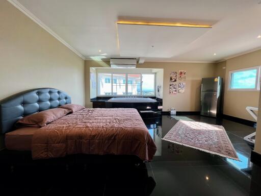 Penthouse Condo - กว้างขวางและตกแต่งอย่างสวยงาม